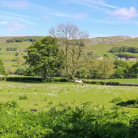 2 Ings Avenue * Settle